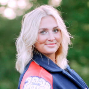 Meet your Posher, Caitlin